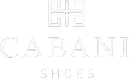 На данном изображение отображён Логотип Cabani на фоне обуви